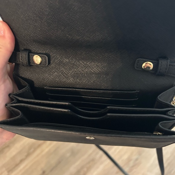 Michael Khors Cross body - Picture 2 of 2